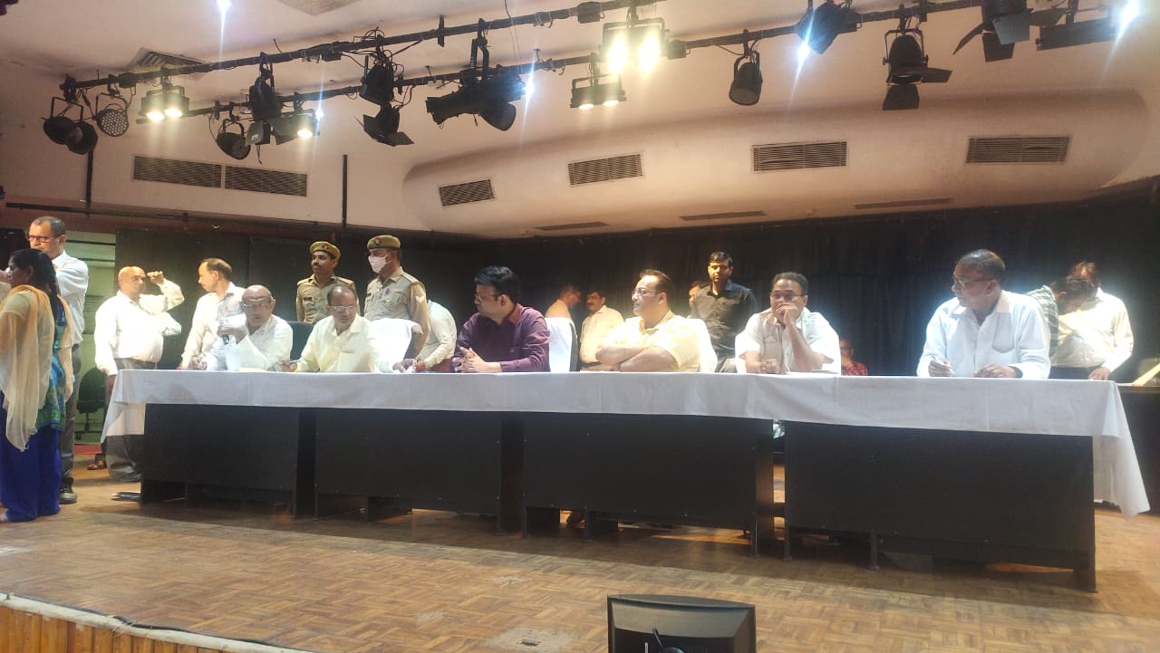 वेंडर्स को व्यवस्थित करने के लिए नोएडा प्राधिकरण ने फिर किया ड्रा 