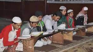 मदरसों में पढ़ाये जाएंगे स्वतंत्रता सेनानी और महापुरष, बनाया जाएगा मोबाइल ऐप