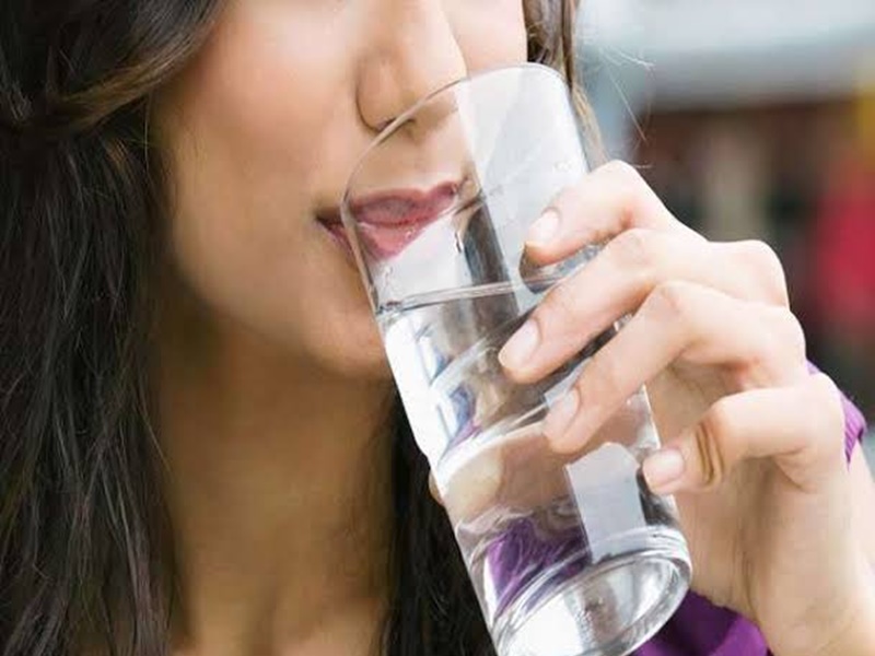 Intoxicated With Condoms : पश्चिमी बंगाल में नशे के लिए कंडोम को भी गर्म पानी में मिला पी जा रहे हैं युवा!