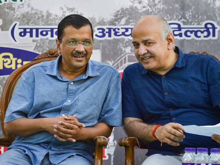 Bjp Delhi Operation Lotus: क्या दिल्ली में फैल हो गया ऑपरेशन लोटस……..