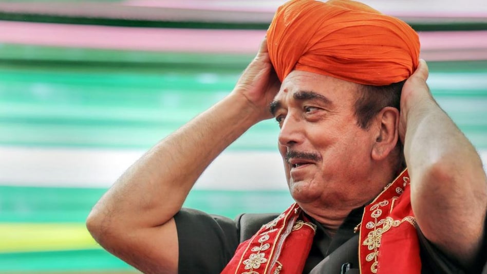Indian Politics : जम्मू-कश्मीर में कांग्रेस छोड़ने वाले नेता आजाद के संपर्क में, नई पार्टी के गठन में सब आएंगे साथ?  