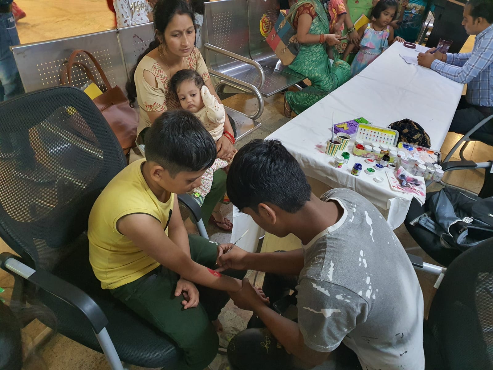 Noida News : बच्चों का स्वास्थ्य महत्वपूर्ण : डा. राकेश गुप्ता