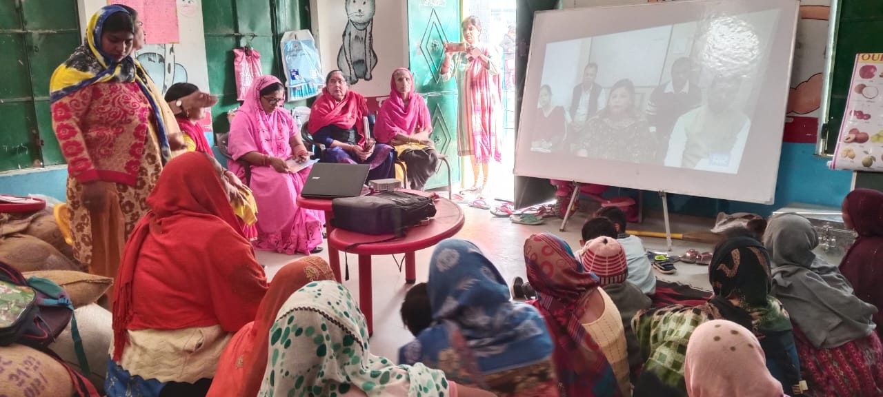 Noida News : पोषण पाठशाला में विशेषज्ञों ने बतायी ऊपरी आहार की महत्ता और उसकी शुरुआत कैसे करें