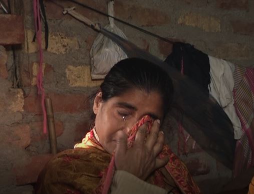 पति पैरालाइज है,इलाज के लिए पैंसे नहीं,ऊपर से घर तोड़ने का नोटिस… तुगलकाबाद