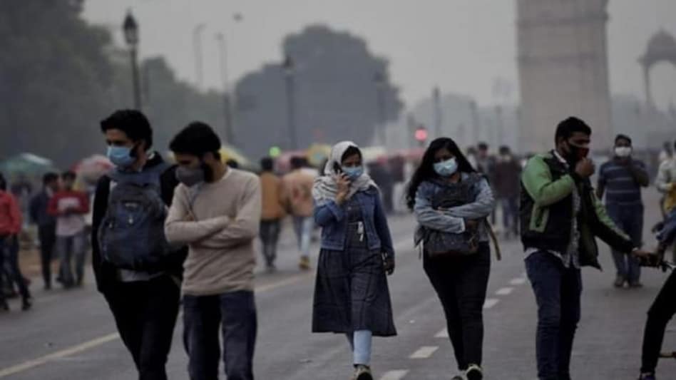 DELHI WINTER: दिल्ली में शिमला से भी ज्यादा ठंड, 2 डिग्री लुढ़का तापमान, अगले 5 दिनों में पारा शून्य से नीचे जाने के आसार