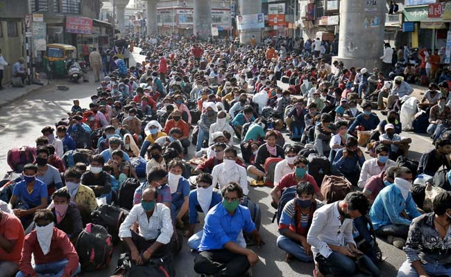 Indian unemployment : भारत में बढ़ती बेरोजगारी, अर्थव्यवस्था पर भारी