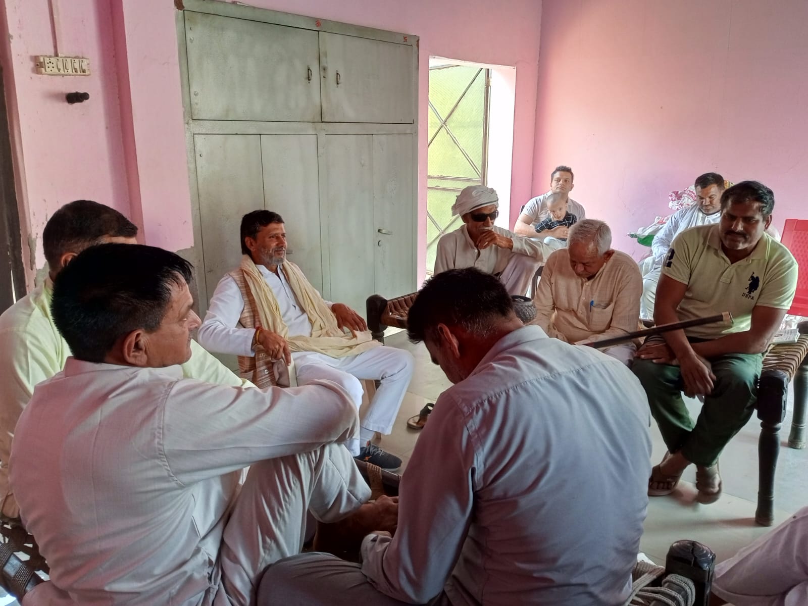 जमीन के रजिस्ट्रेशन को रद्द करवाने के लिए नीलवाल गांव में किसानों ने भरी हुंकार  