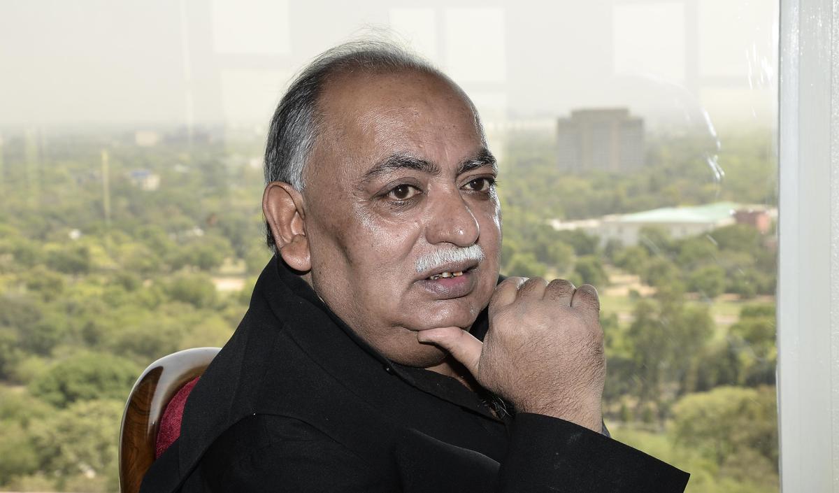 मुनव्वर राणा के जीवनी से जुड़ी दिलचस्प बात , विवादों में खूब रहते थे मुनव्वर !