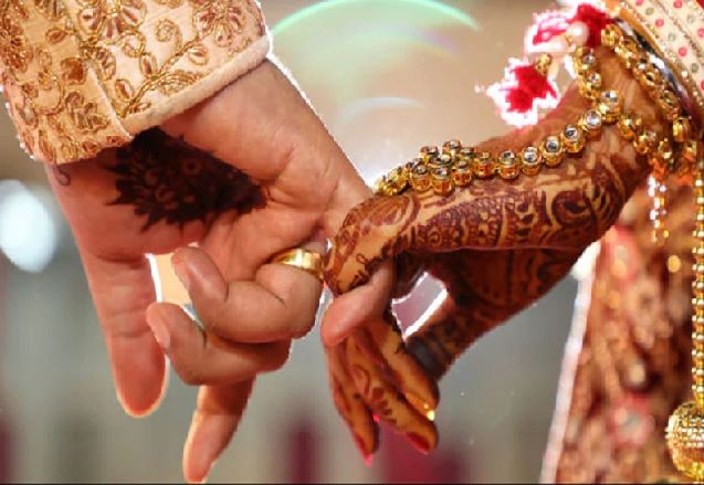 Group Marriage: समान के लालच में जीजा से ही करा दी शादी
