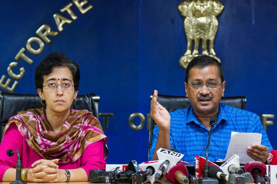 आम आदमी पार्टी के कई बड़े नेताओं पर ED ने लिया बड़ा एक्शन