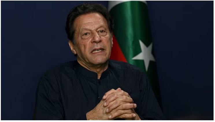 इमरान खान ने किया जीत का दावा, कहा- ‘हार स्वीकार करें नवाज शरीफ’