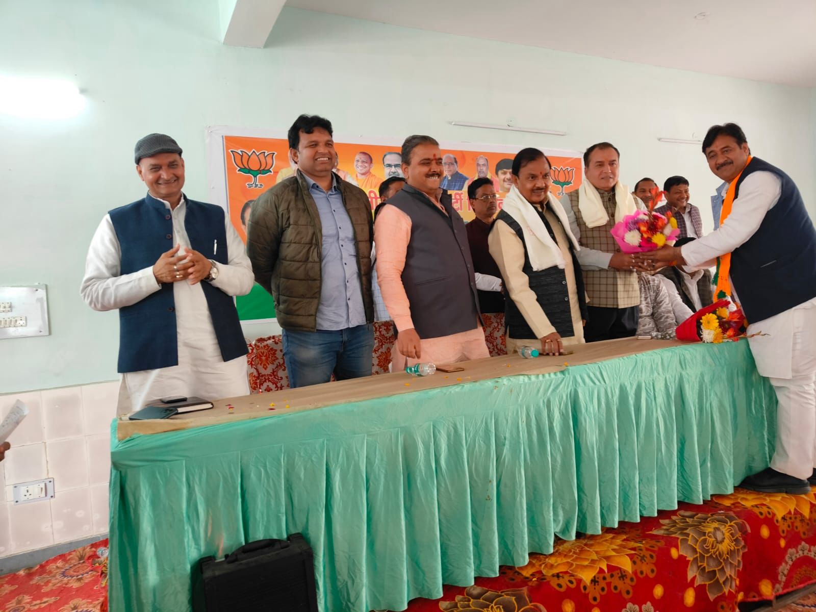 सीएम योगी ने हरी झंडी दिखा किया किसान मोर्चा की ग्राम परिक्रमा यात्रा को शुभारंभ 