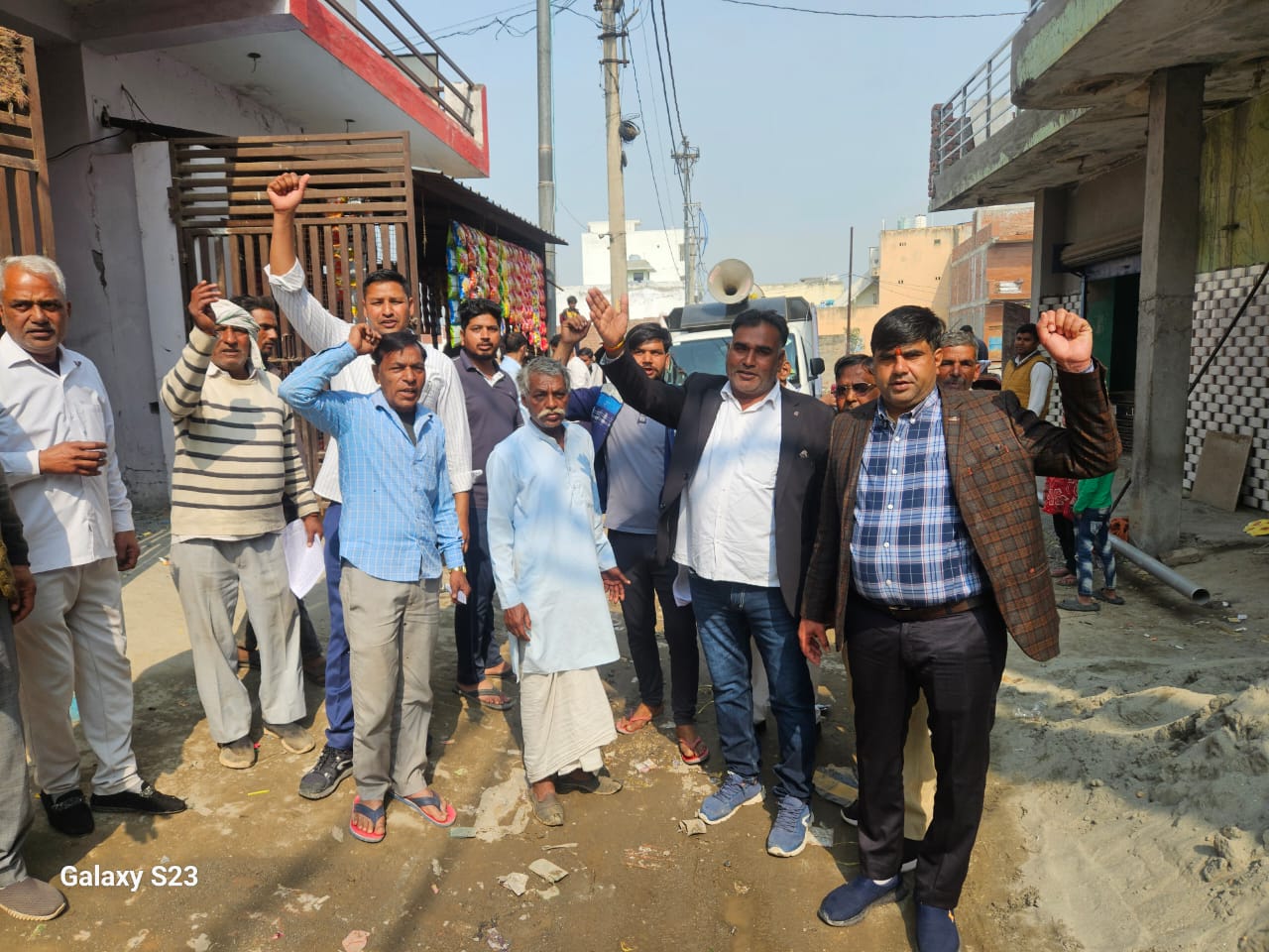 Greater Noida :16 फरवरी के आंदोलन को लेकर किसान सभा ने किया कई गांवों में जनसम्पर्क 