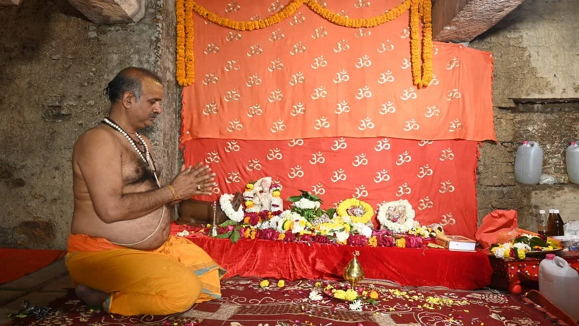 ज्ञानवापी के व्यास तहखाने में जारी रहेगी पूजा, HC ने रोक से इनकार करते हुए क्या कहा?