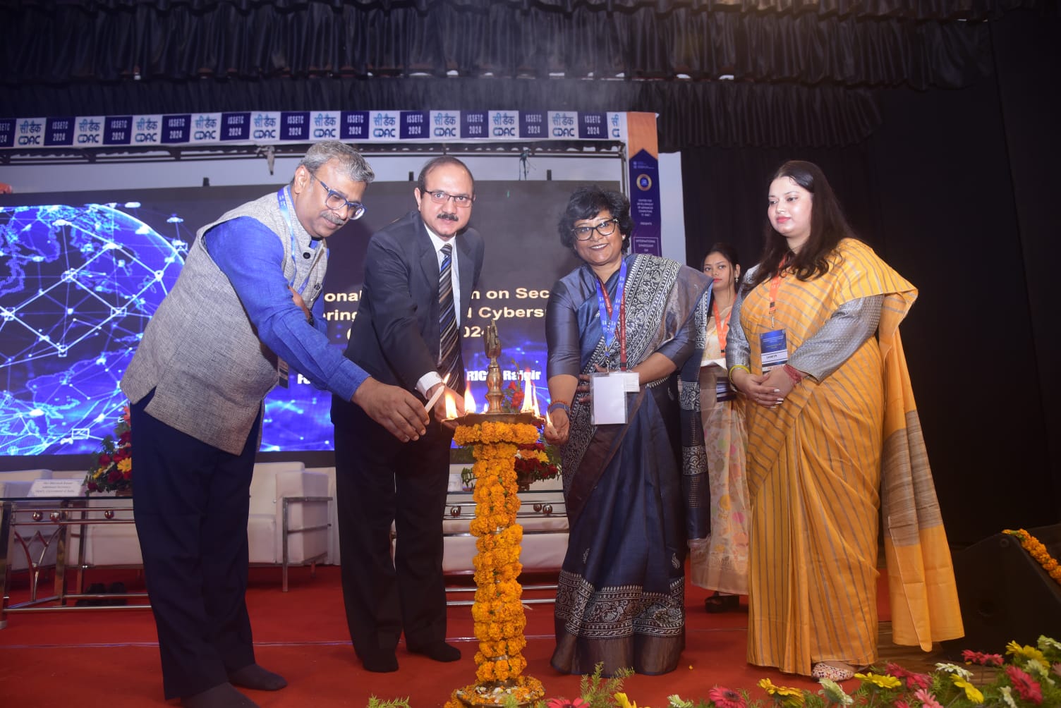 साइबर सुरक्षा और अपराध रोकने के लिए जन जागरुकता अभियान जरुरी : भुवनेश