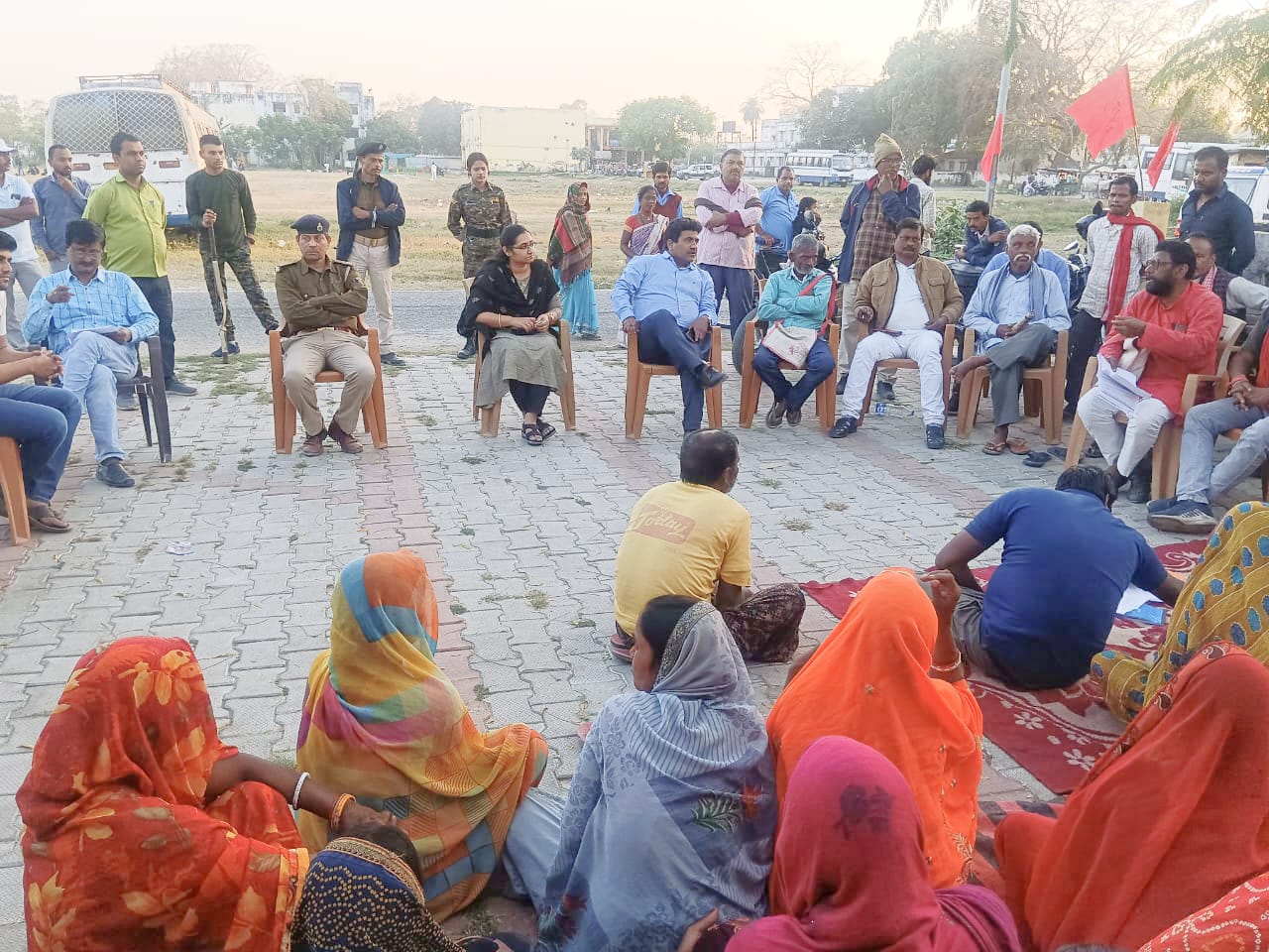 सीओ, बीडीओ के आश्वासन पर खेग्रामस का जारी, अनशन 5वें दिन समाप्त 