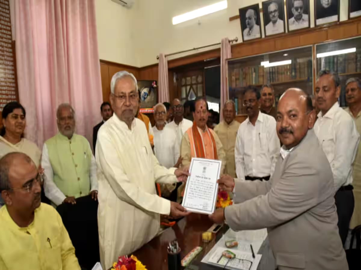 मुख्यमंत्री नीतीश कुमार समेत सभी 11 विधान परिषद् के लिये निर्विरोध निर्वाचित