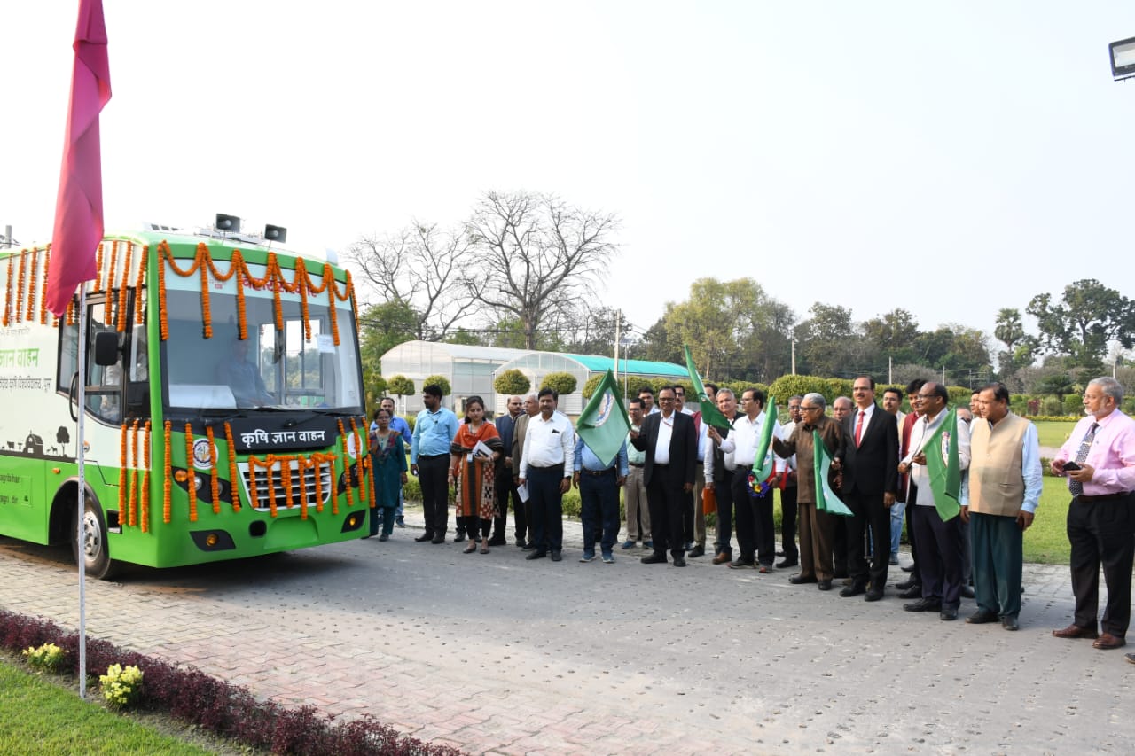 जीपीएस सिस्टम से लैश कृषि ज्ञान वाहन : कुलपति