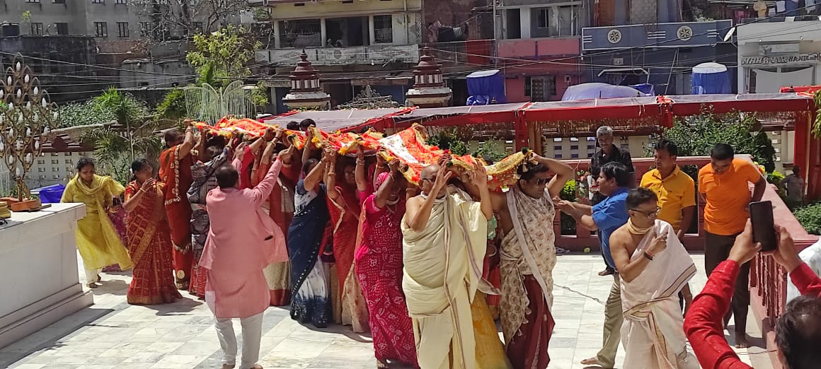 श्वेताम्बर कोठी स्थित नौलखा मन्दिर की 63 वीं वर्षगाँठ में जुटे कई राज्यों के जैन श्रद्धालु