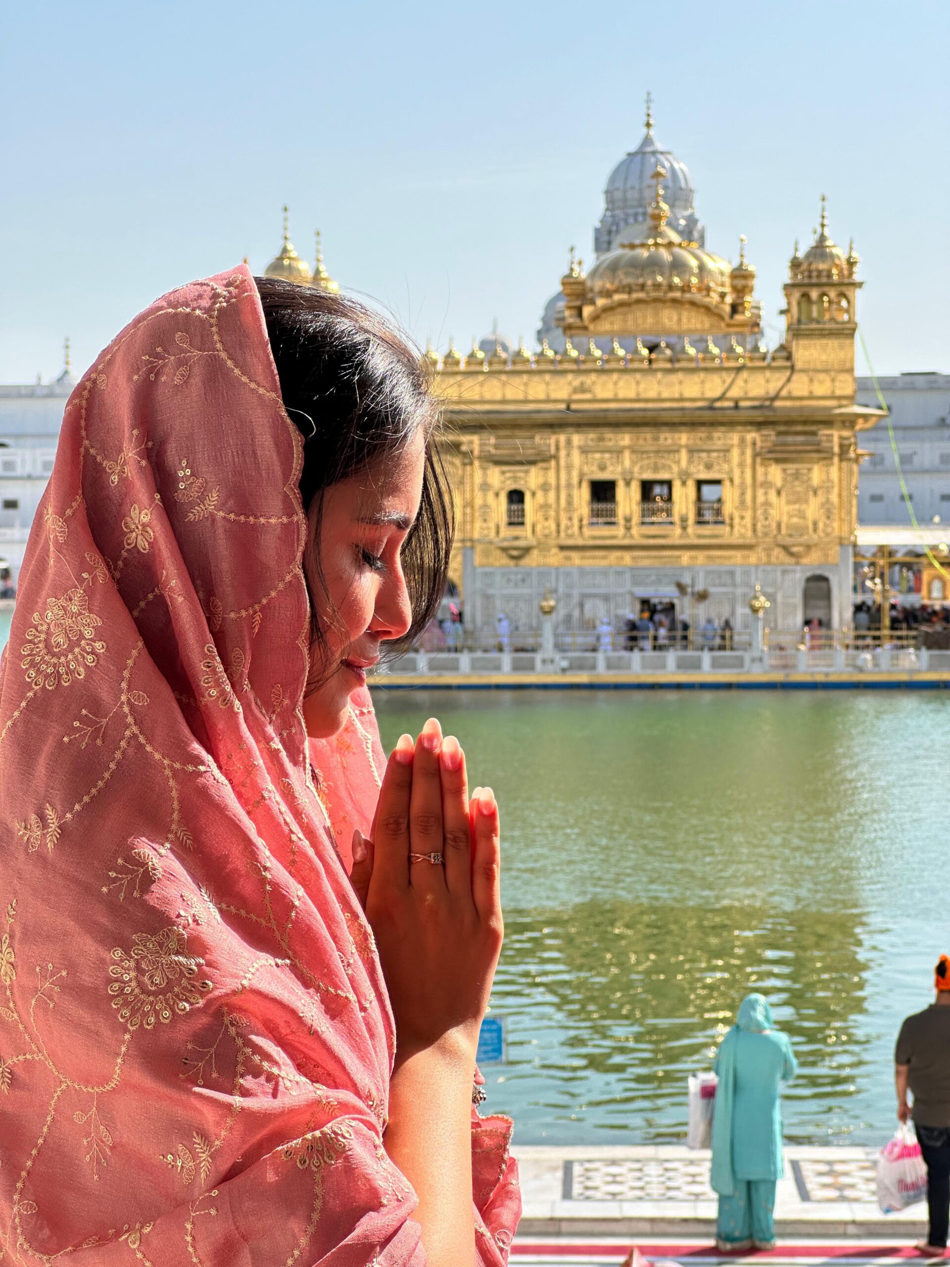 सारेगामा की प्रतिभा, प्रगति नागपाल ने स्वर्ण मंदिर में शानदार लॉन्च