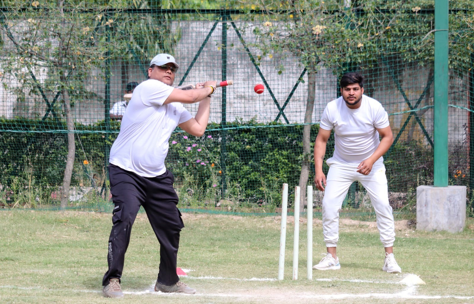 फ्रेंडली क्रिकेट मैच में राइजर्स ने अटैकर्स की टीम को हराया