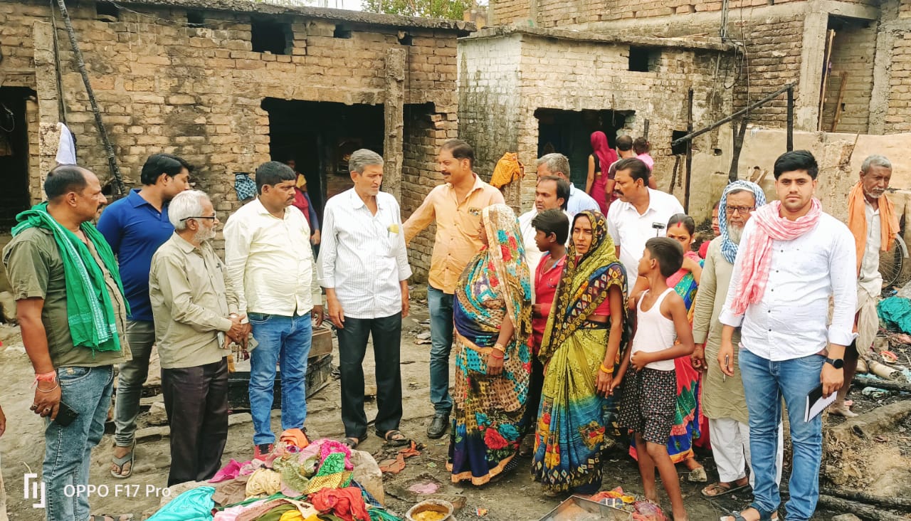 प्रखंड प्रशासन से जल्द मुआवजा देने का किया मांग : प्रो. उमेश कुमार