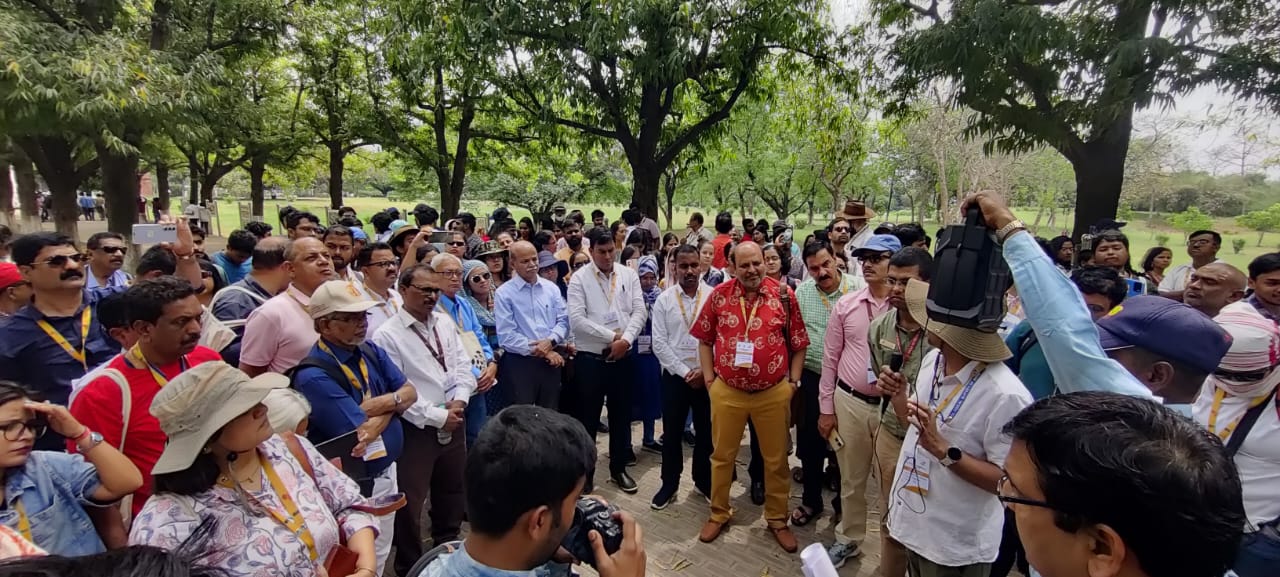 राष्ट्रीय स्मारक प्राधिकरण अध्यक्ष ने किया अजातशत्रु किला में हो रहे उत्खनन साइट का मुआयना