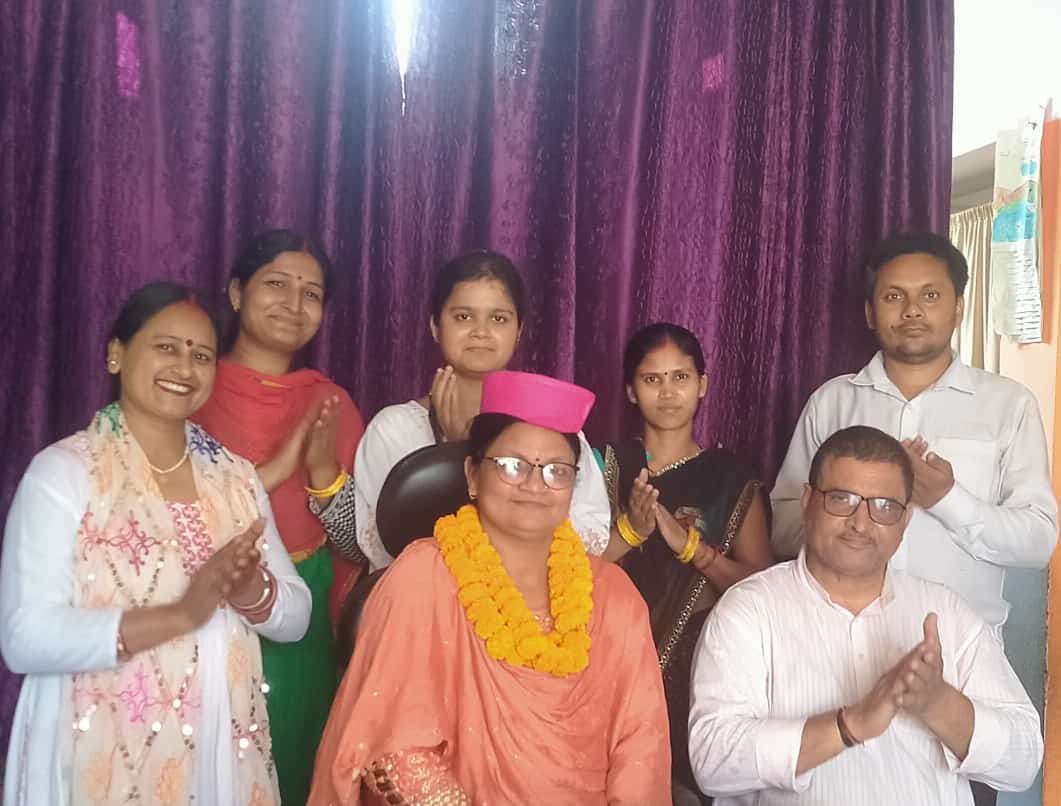 पूनम मेमोरियल इनोवेटिव किड्स पॉइंट की प्राचार्या बनी कुमारी अर्चना