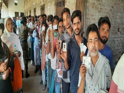 कड़ी सुरक्षा व्यवस्था के बीच मतदान हुई शुरू, 10: 30 बजे तक 15 फीसद हुआ मतदान