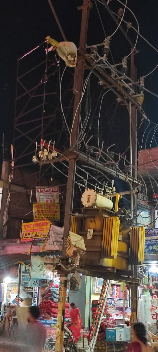  शहर की सड़कों पर अनेक स्ट्रीट लाइट खराब, शिकायत बाद भी नहीं हो रही कार्रवाई