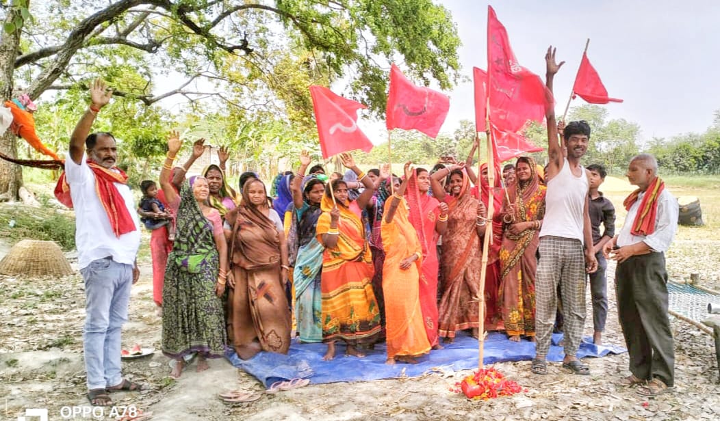 शहीदों के अधूरे सपने को साकार करने का लिया संकल्प
