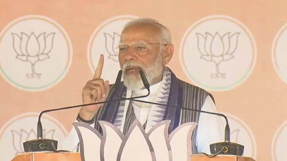 बैलेट पेपर लूट-लूटकर राज करने वालों को न देश के संविधान की परवाह है और न ही लोकतंत्र की परवाह : प्रधानमंत्री