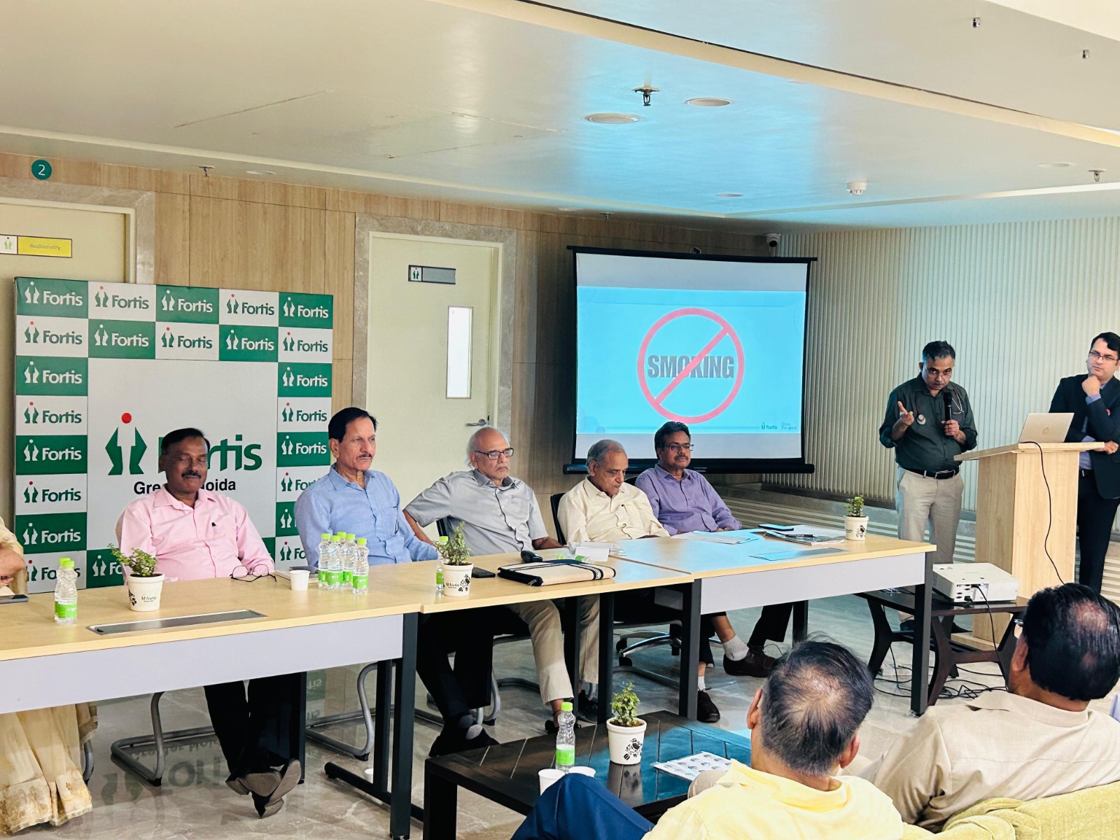 उम्र बढ़ने के साथ बढ़ती स्वास्थ्य चुनौतियां