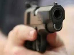  माइक्रो फाइनेंस कार्यालय मे एजेंट बनकर पैसा जमा करने आए शख्स ने मालिक को मारी गोली