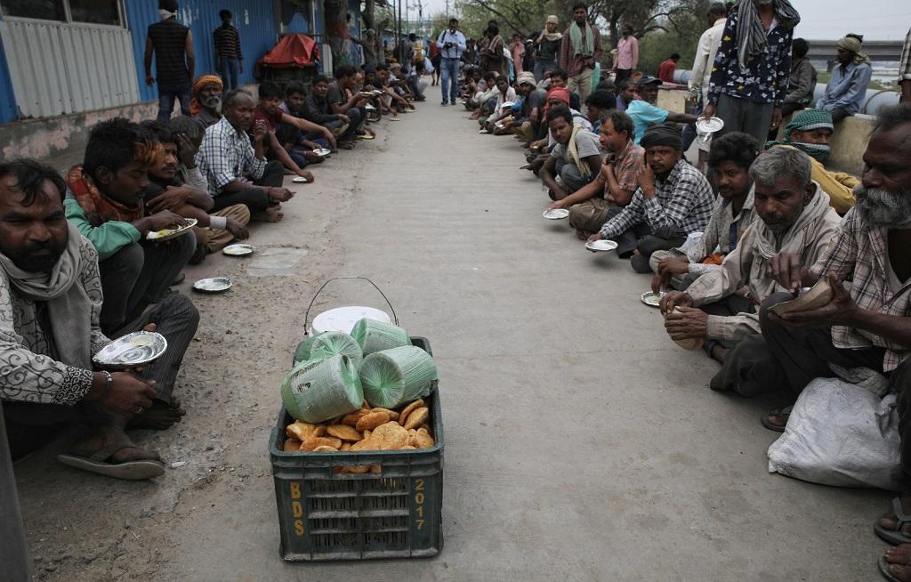 भोगवाद के बाजार में गरीबी का कारोबार