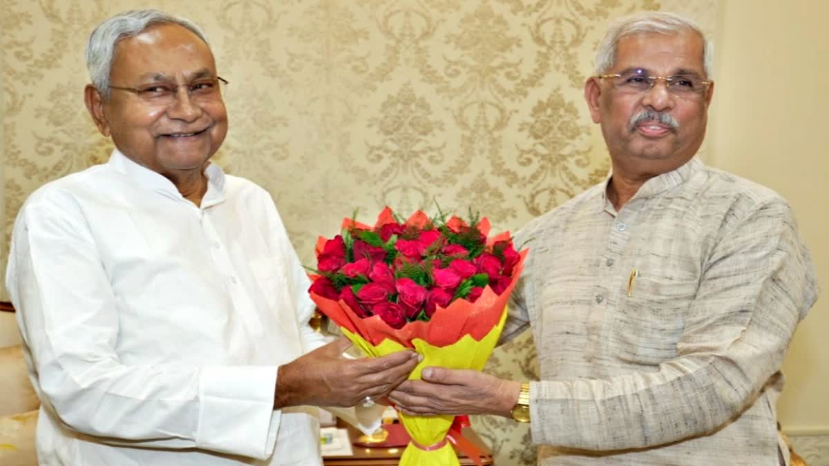 नियोजक श्रमिकों को उचित सम्मान और हक दें : राज्यपाल