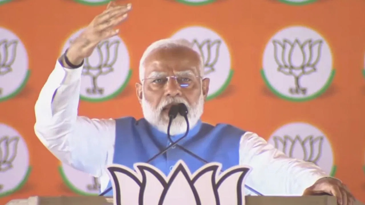 पीएम मोदी का दिल्‍ली रैली में इंडी गठबंधन पर निशाना