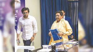 मायावती अब बंधन में नहीं रख पाएंगी आकाश आनंद को ?