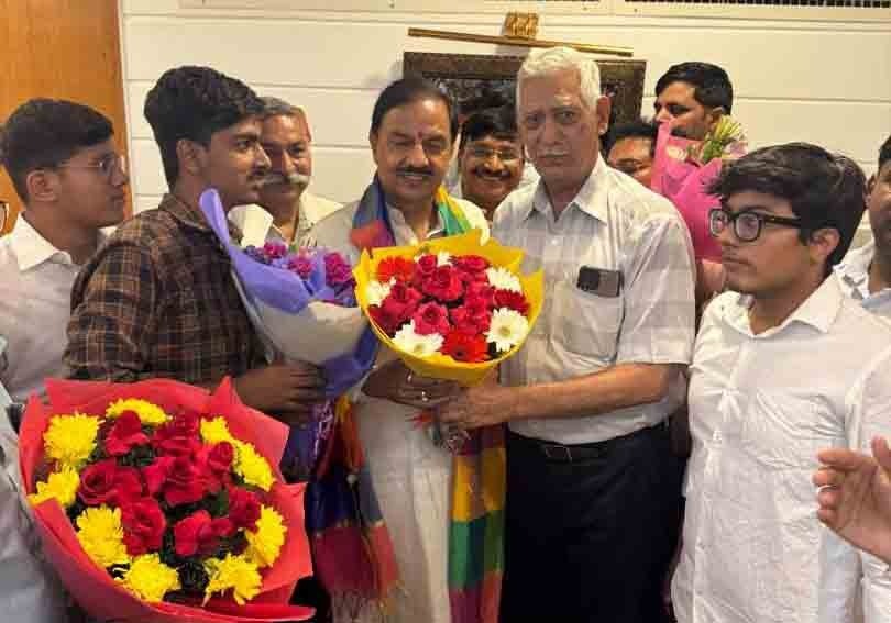 डॉ. महेश शर्मा की जीत के बाद डीडीआरडब्ल्यूए ने दी बधाई