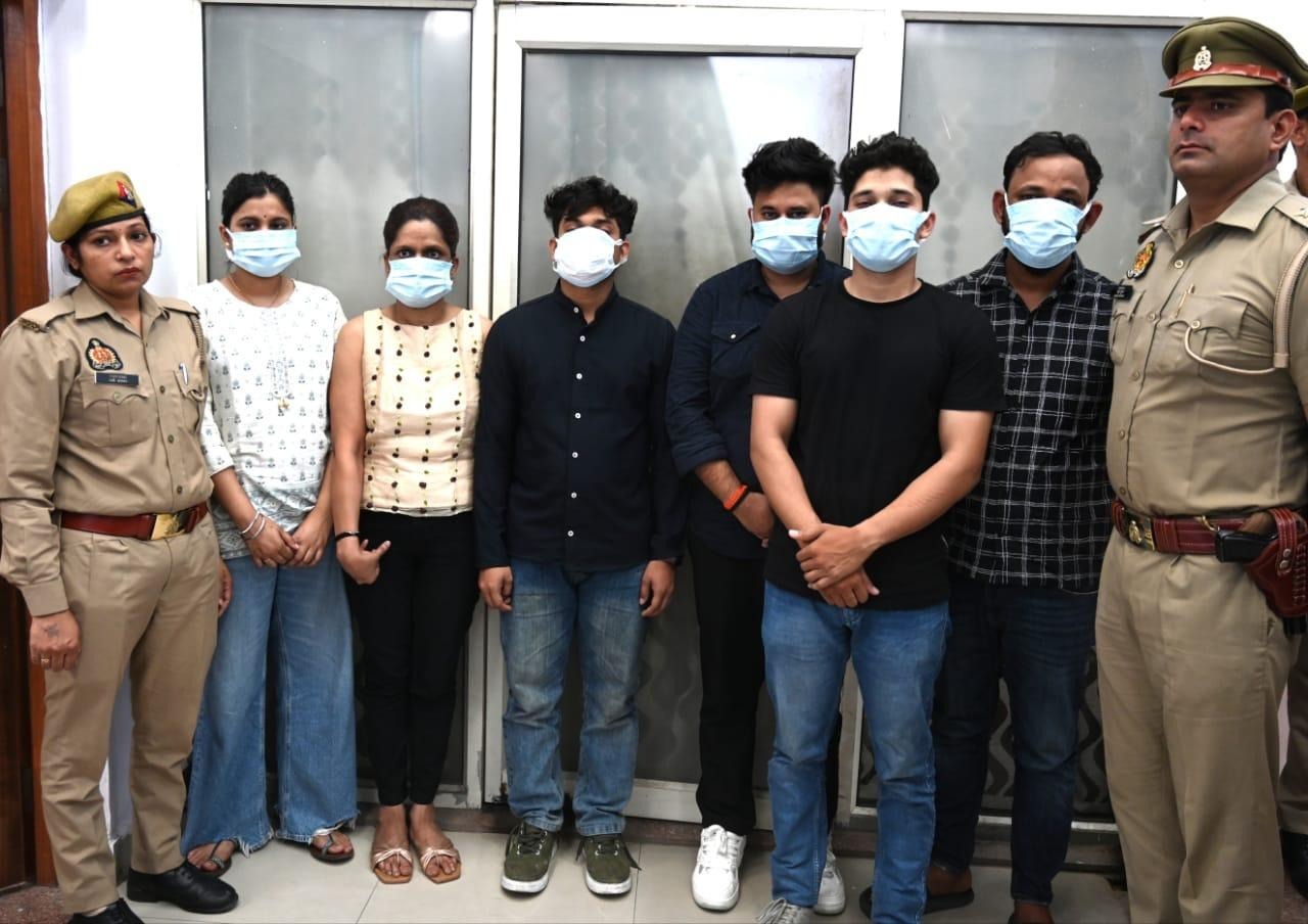 12वीं पास स्टूडेंट्स से धोखाधड़ी करने वाले 6 लोग गिरफ्तार