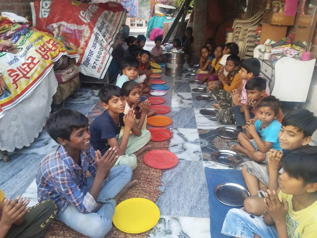 पूर्णाहुति के बाद विशाल भंडारा/ प्रसाद वितरण के साथ सम्पन्न हुआ चल रहा अखंड रामायण पाठ