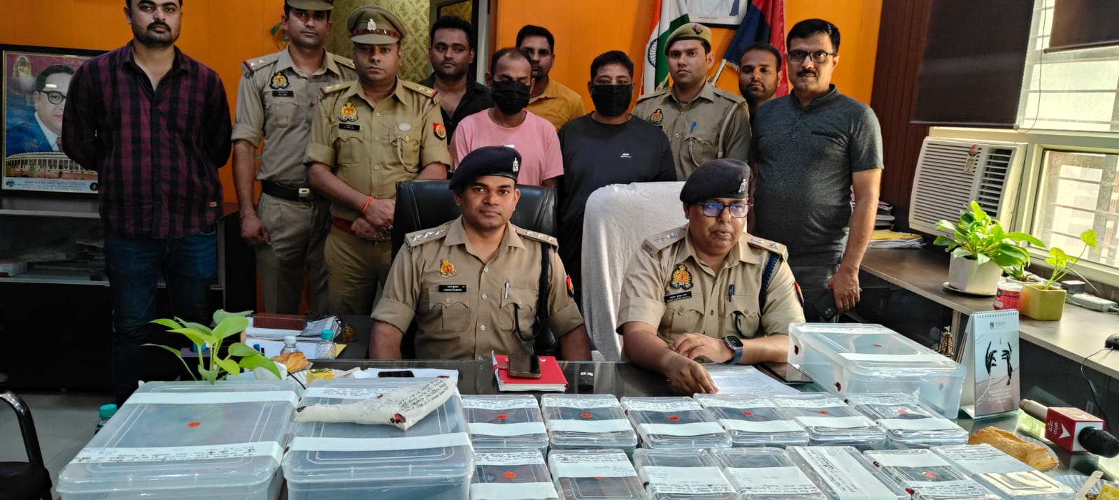 ग्रेटर नोएडा में मोबाइल-लैपटॉप चोरी करने वाले 2 गिरफ्तार