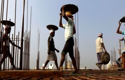  भीषण गर्मी में मजदूरों की फ़िक्र जरूरी