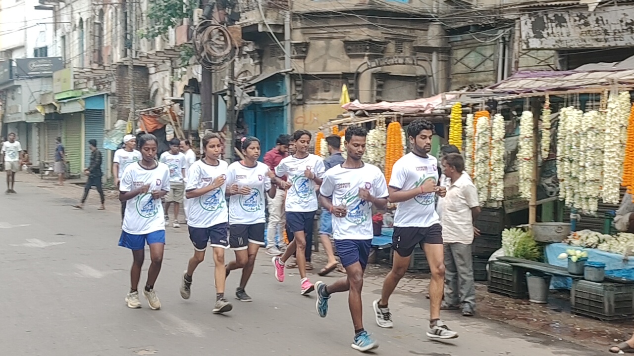 फिरे देखा प्रतिती वेलफेयर सोसाइटी द्वारा 5 किमी मैराथन प्रतियोगिता का सफल आयोजन