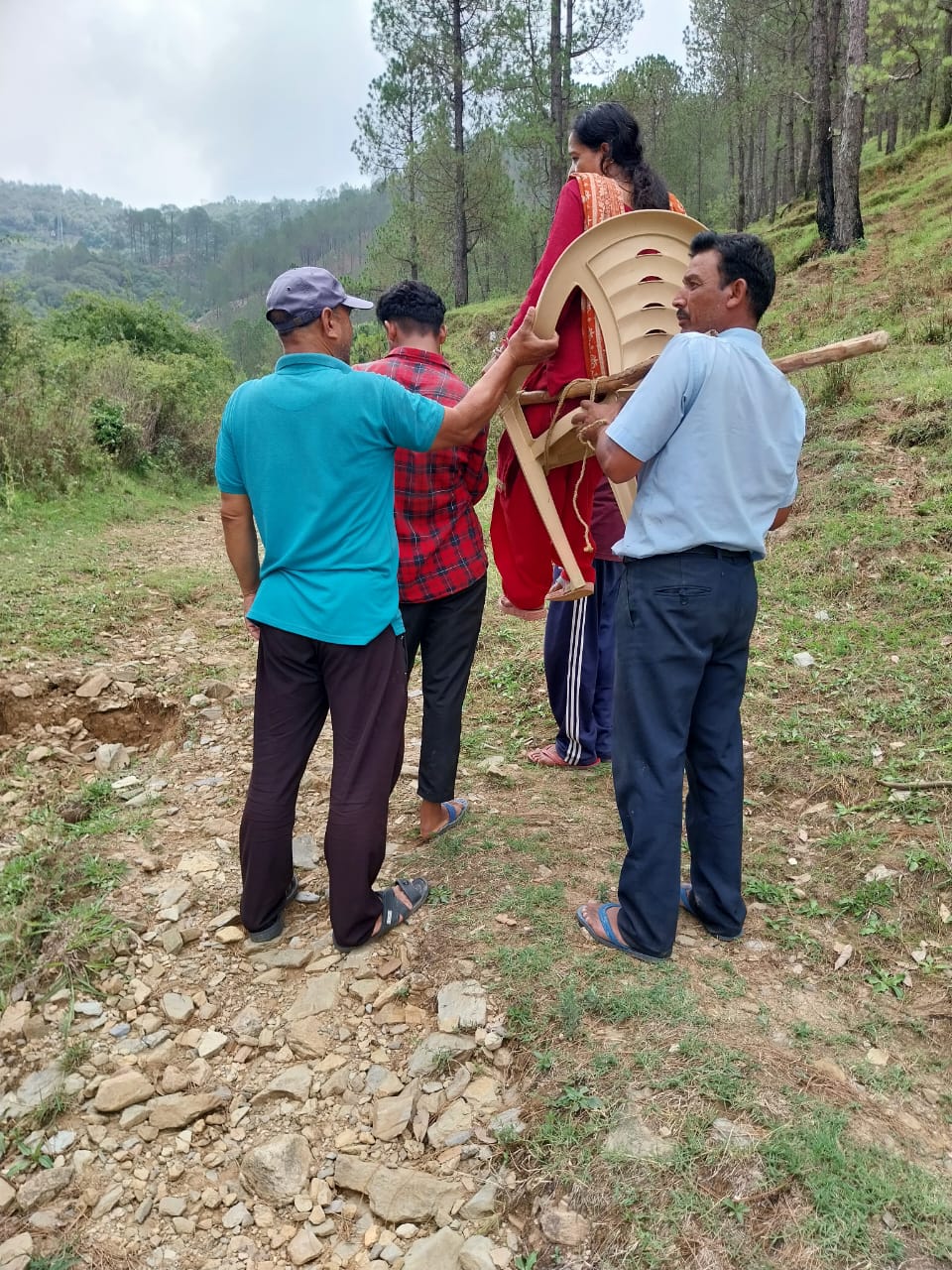 वर्षो से छह गांवों के ग्रामीण मोटर मार्ग के इंतजार में