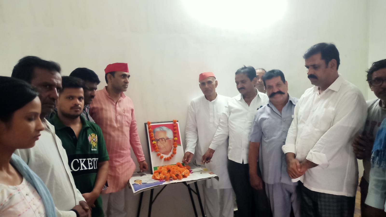 सपाइयों ने मनाई रामशरण दास की जयंती, हाथरस हादसे पर दुःख व्यक्त किया 