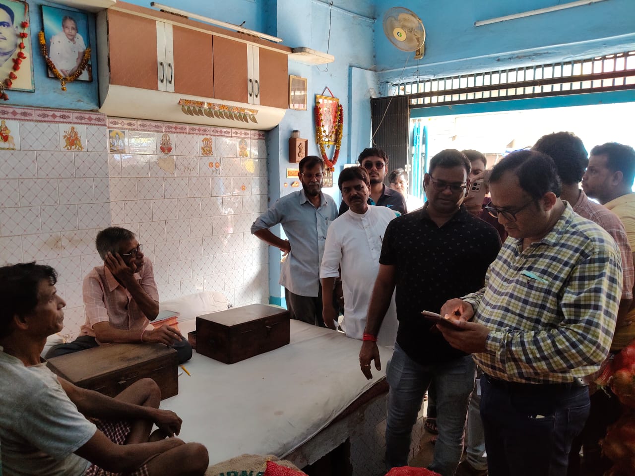 रानीगंज बाजार में प्रशासनिक कार्रवाई : फल-सब्जियों की बढ़ती कीमतों पर कड़ी नजर