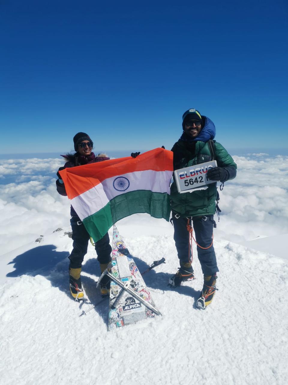 यूरोप की सबसे ऊंची चोटी पर निशांत सिंह रावत ने फहराया तिरंगा