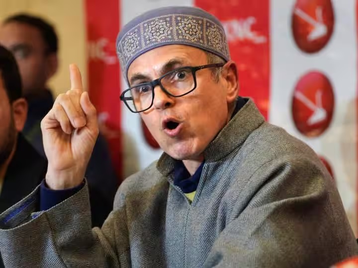 ऐसा है तो जम्मू कश्मीर में नहीं कराएं चुनाव : उमर अब्दुल्ला 