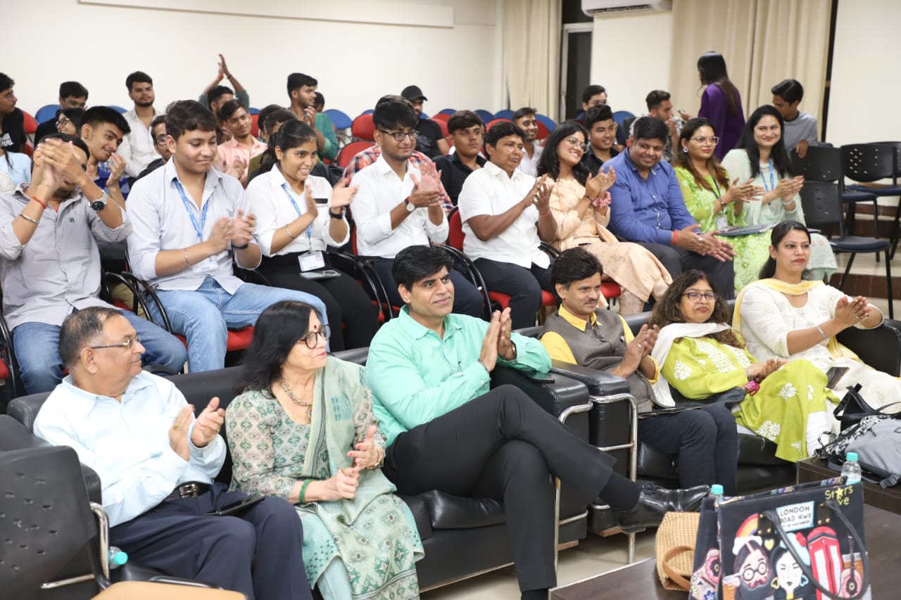 आईएमएस में कवि सम्मेलन का आयोजन